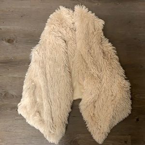 Cute Shaggy Rug Look Cream Vest Size Small